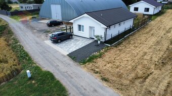 Moderná novostavba pri Piešťanoch – bývajte komfortne už zaj - 16