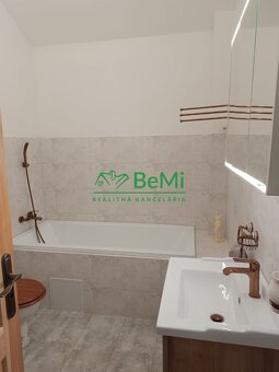 4-izbový byt   s barokovým štýlom, krásnou terasou , záhrado - 16