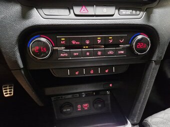 KIA Ceed GTLine 1,4 Turbo GDi benzín 103 kW Full-Led 57000km - 16