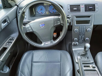 PREDÁM VOLVO V50 R-DESIGN 2.0D 100KW NAJAZDENÉ 172TISÍC KM - 16