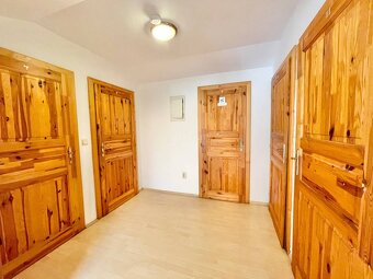 Na predaj penzión v centre KNM (MO) - 16