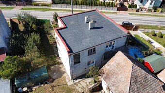 Rodinný dom s veľkým pozemkom na hlavnej ulici - Bešeňov - 16