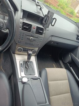 Mercedes C220 CDI Combi (Zadretý motor) - 16