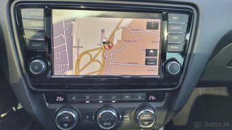 Škoda Octavia Combi 2.0 TDI DPF RS DSG - 16