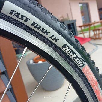 SPECIALIZED HARDROCK - 16