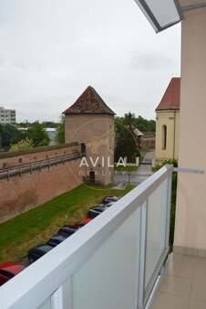 NA PREDAJ: veľkorysý 3-izbový byt 92m2, 2loggie - Trnava cen - 16
