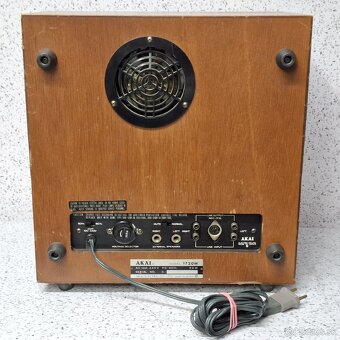 AKAI 1720W / REEL TO REEL / FOUR TRACK STEREOPHONIC - 16