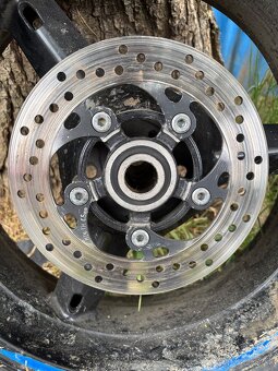 Gsxr 600 k5 diely - 16