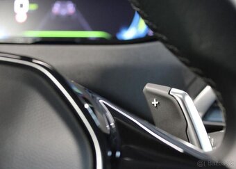Peugeot 3008 PHEV 225 Allure DPH / LED hybridní automat - 16