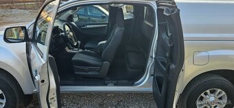 Isuzu D-max Double Cab Custom 4WD A/T - 16