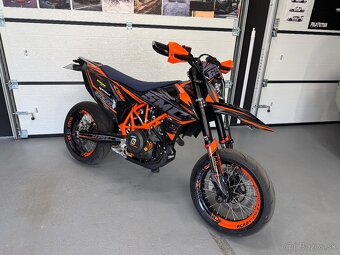KTM 690 SMC-R 2023 - 16