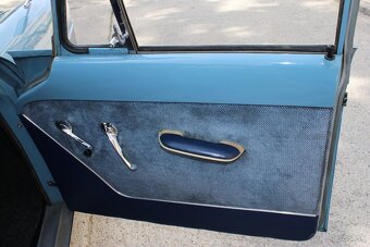Simca Vedette Chambord V8 - 16