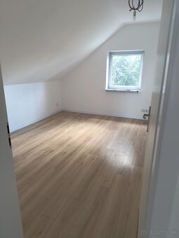 LUXUSNÝ 5 IZB. RD V SENCI V ŠTANDARDE - 16