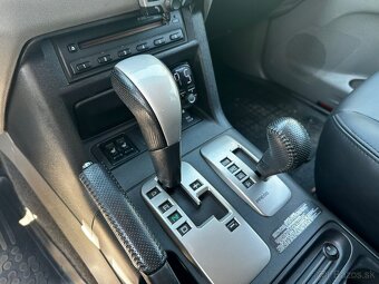 Mitsubishi Pajero - 16