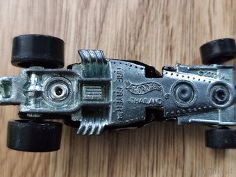 Hot Wheels - 16