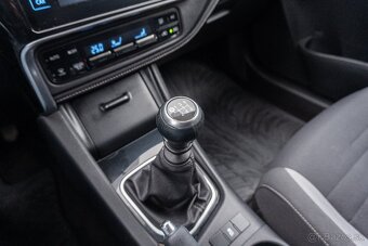 Toyota Auris Touring Sports 1.6 benzín - 16