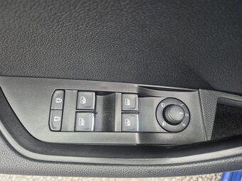 Škoda Superb Combi 2.0 TDi 110 kW DSG Ambition - 16