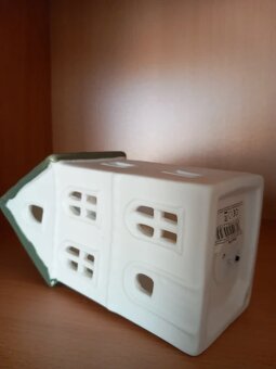 Keramický Led domček vysoký 22x10,5x8 cm - 16