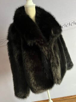 Nový čierny kožúšok - 16