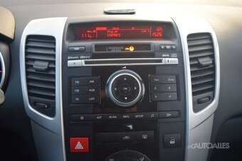 Kia Venga 1,4 i 66 kW - 16