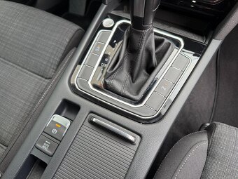 VW Passat B8 Variant 2.0 TDI 110kW DSG - záruka Autodraft - 16