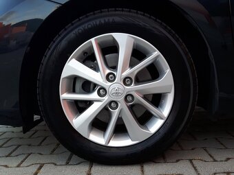 Toyota Auris 1.8 Hybrid Comfort 2015 - 16