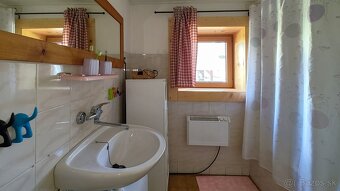 Zrekonštruovaná drevenica pod Kráľovou hoľou, pozemok 457 m2 - 16