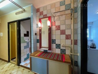 2 izbový tehlový byt, 64 m2 + lodžia, vlastné kúrenie, Zlato - 16