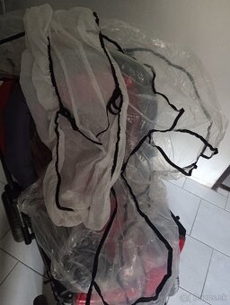 Kočiar, vajíčko, trojkolka, oblecenie, autosedačka - 16