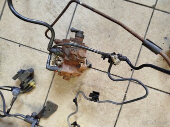 Hlava Motora Renault 2,5dti 107kw - 16