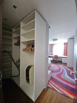 NA PREDAJ RODINNÝ DOM S POZEMKOM BRATISLAVA RUŽINOV - 16