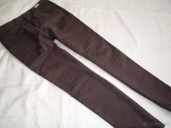 Tommy Hilfiger pánske chino nohavice s elastan M 32/34 - 16