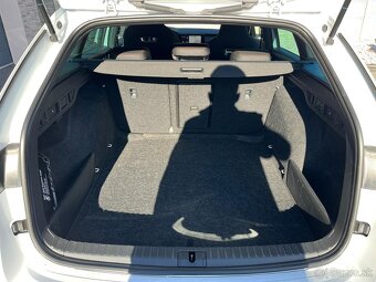 Škoda Octavia Combi 2.0 TDI RS DSG - 16