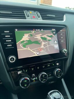 ŠKODA OCTAVIA RS 2.0 TDI DSG 135 kW 2018 KOMBI 1 MAJITEL - 16