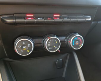 Dacia Duster 1.2 TCe S S Prestige 4x2// AJ NA SPLÁTKY// - 16