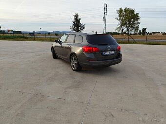 Opel Astra J 1.7 cdti - 16