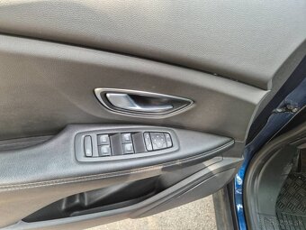 7-miestny Renault Scénic Blue dCi 120 Intens EDC - 16