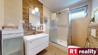 Veľký 6 izb. rodinný dom " SUN 77 " / Sokolovce - 16