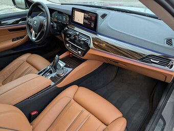 BMW rad 5 Touring 530d mHEV xDrive A/T aj na splátky - 16