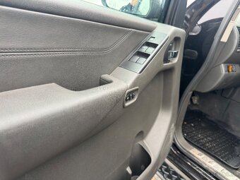 Nissan Pathfinder - 16