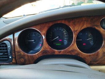 Jaguár XK 8   4.0i v8 - 16
