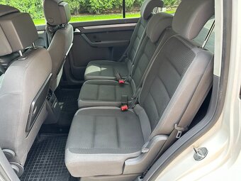 Volkswagen Touran 1.6TDI DSG - 16