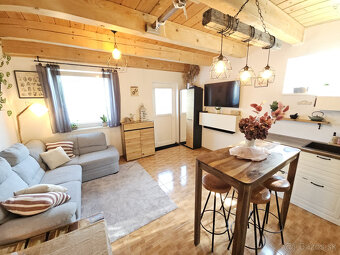 3 izbový mezonetový byt v RD s predzáhradkou a parkovacím mi - 16