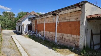Na predaj 6-izbový dom 170 m2 s dvojgarážou 72 m2 v obci Top - 16