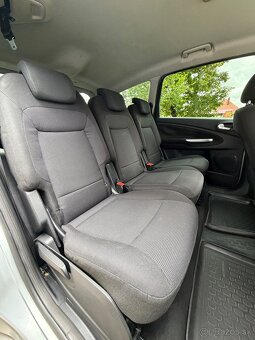 FORD SMAX 2.0 TDCI / AUTOMAT / PLNÁ VÝBAVA / PRVÝ MAJITEĽ - 16