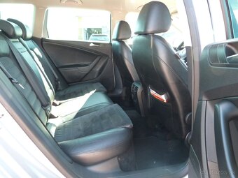 Volkswagen Passat Variant 3.2 V6 Sportline 4-Motion DSG - 16