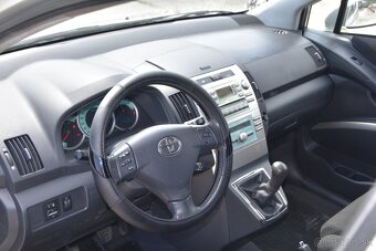 Toyota Corolla Verso 2.0 D-4D Base - 16