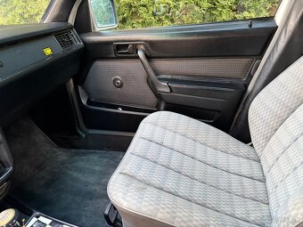 Rozpredám mercedes 190d w201 - 16