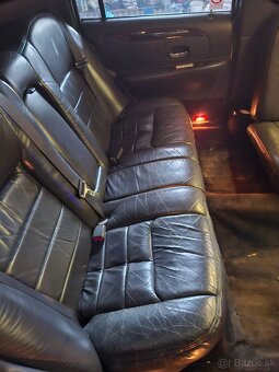 Limousine lincoln town car - 16