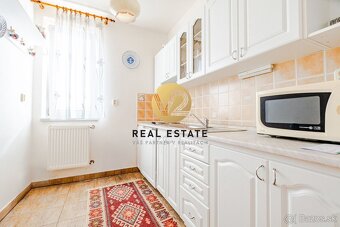 Na PREDAJ Dvojgeneračný RD Nitra - Zobor na 909m2 pozemku - 16